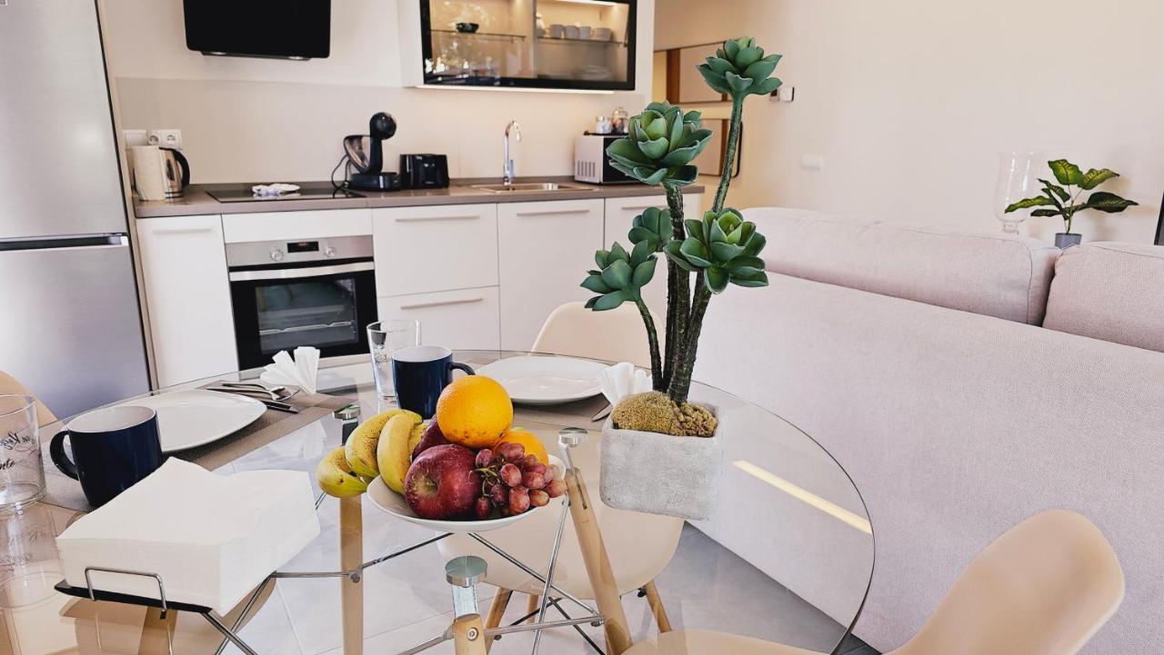 Nogalera Quintessence With Private Parking By Namaste Elite Apartament