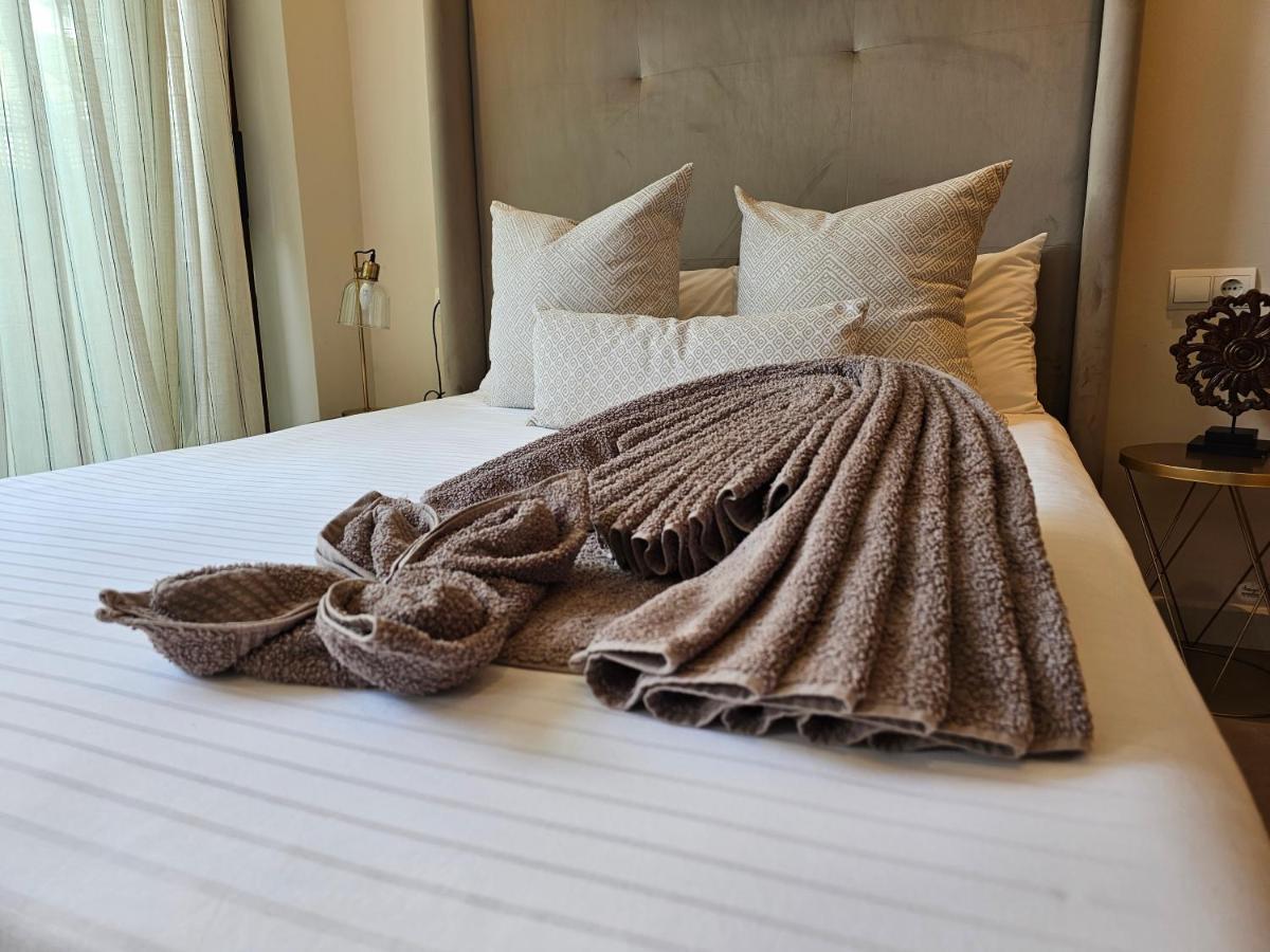Nogalera Quintessence With Private Parking By Namaste Elite Apartament